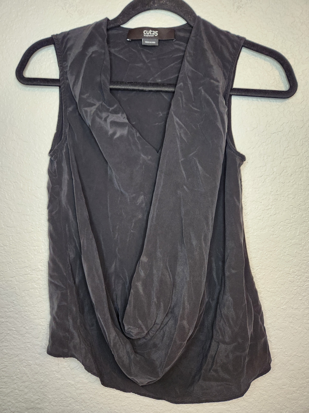 Cut25 size 0 sleeveless top with a draped cowl neckline 100% Silk style 131933 - Picture 2 of 11